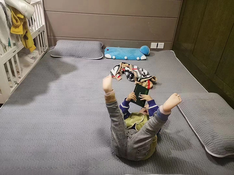 Ӥ�����齺ů��  ��ɫ