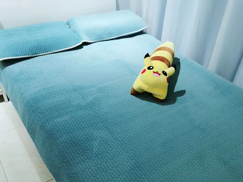 Ӥ�����齺ů��  ��ɫ